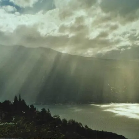 Sonnensee Mit Phantastischem Fernblick Olzano